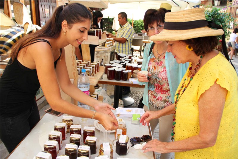 The importance of Bees: an event by Alice Eddé